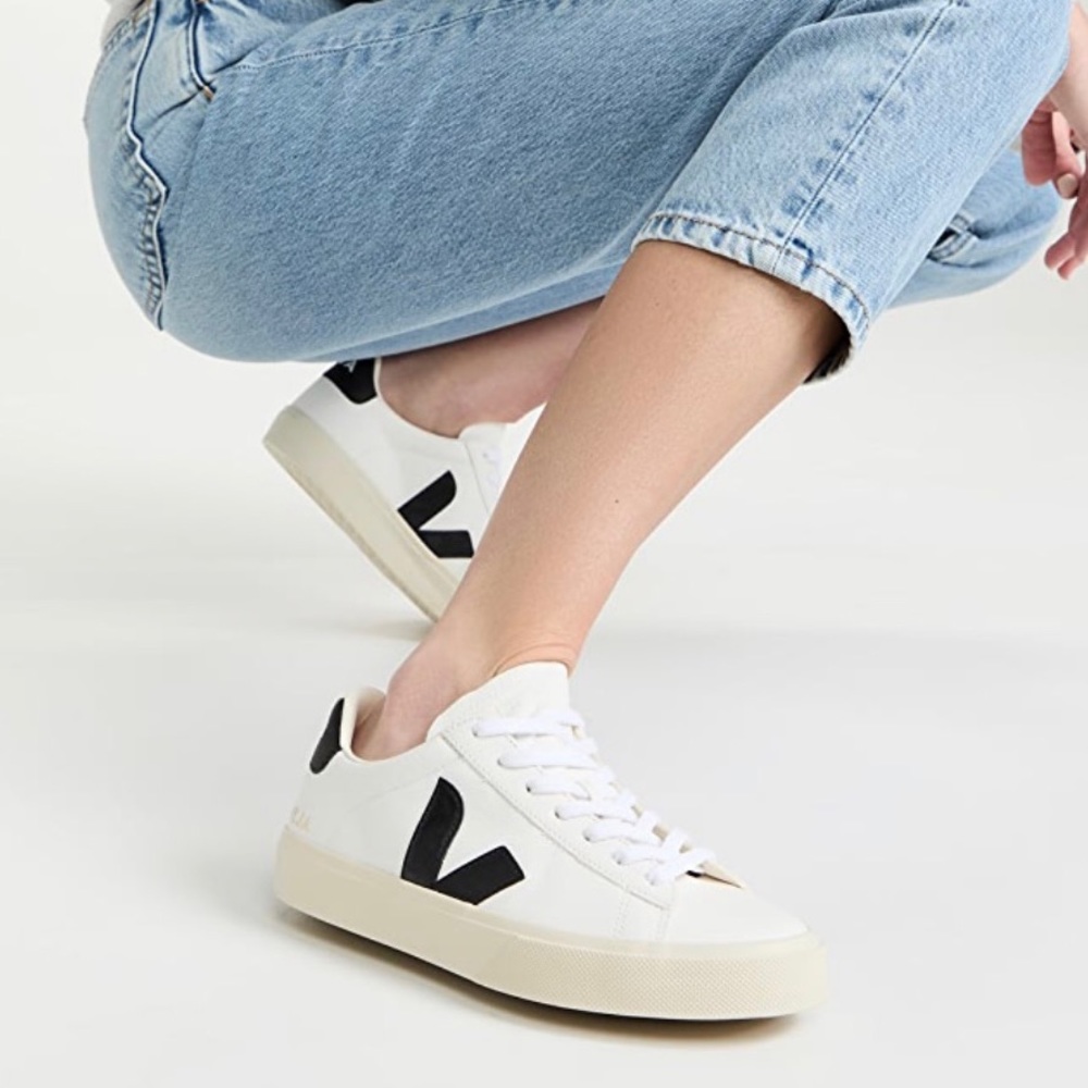 NIB AUTH VEJA Campo ChromeFree Extra White Black Sneakers Sz 39
